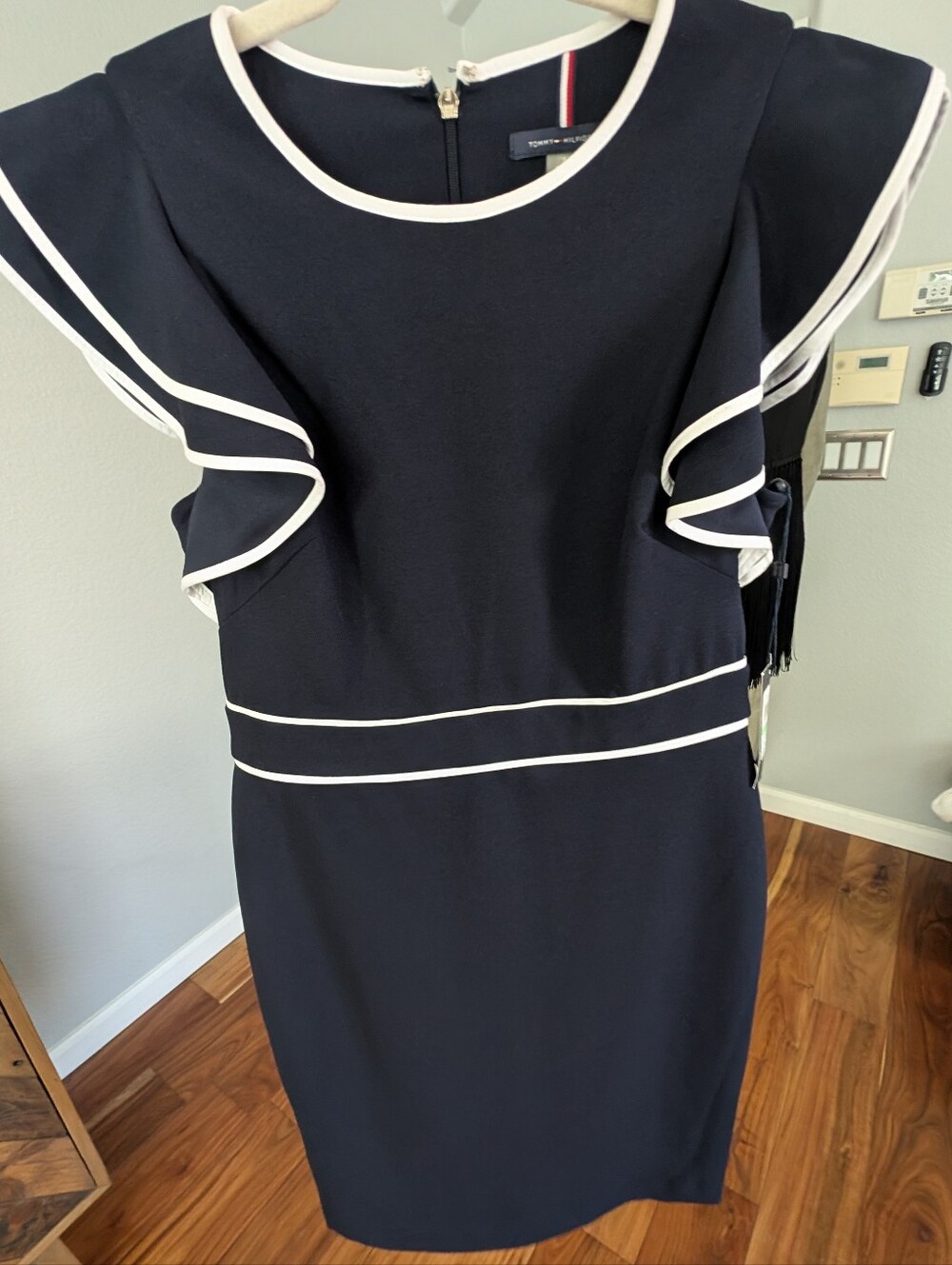 Tommy Hilfiger Navy Flutter Sleeve Sheath Dress Size 8 Nwt ❤️ - Picture 10 of 11
